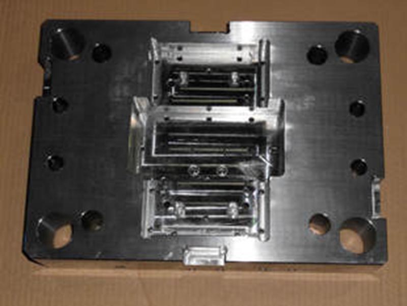 东兰精密塑料模-06